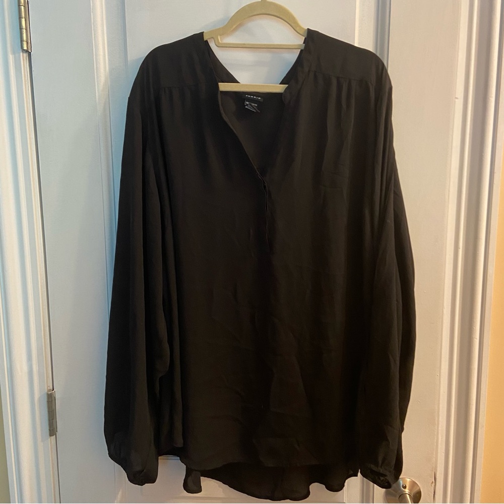 Torrid Size 6 Black Open Sleeve Top